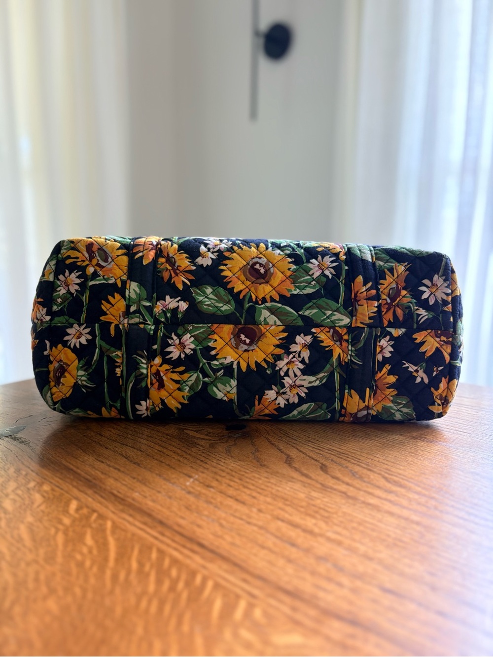 Vera Bradley Vera Tote Bag retired Sunflowers print - very clean! - Picture 3 of 16